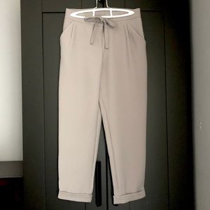 Belle Verre Grey Crop Pants